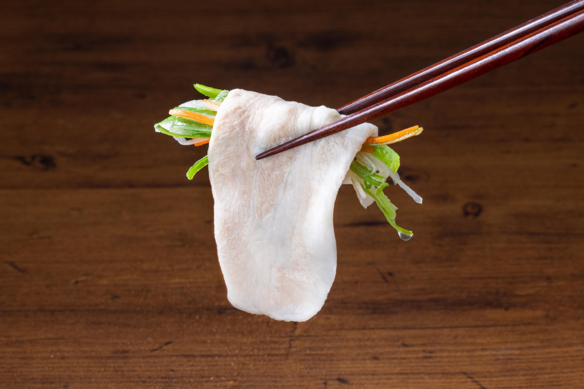色とりどりな各野菜を豚バラ巻きに