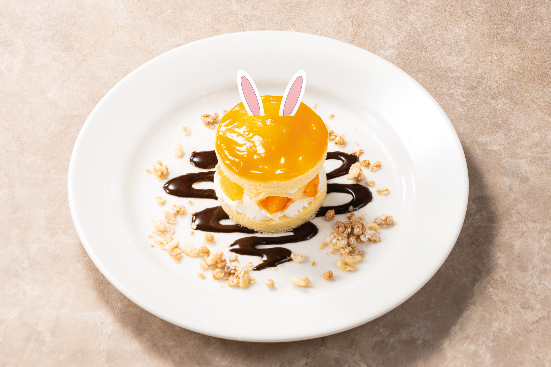 「オレンジのショートケーキ～マンゴーソースで月に見たてて」（748円）
