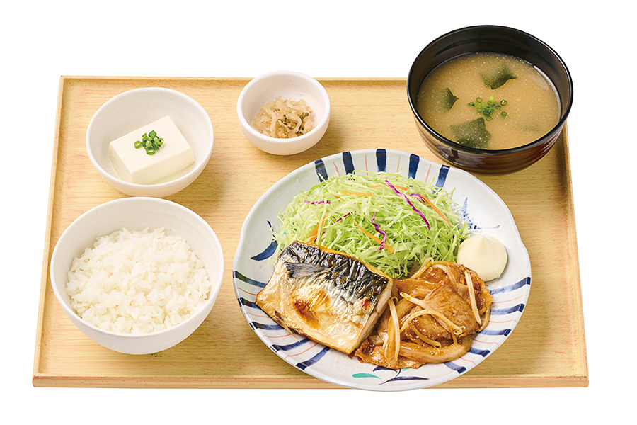 「サバの塩焼としょうが焼の定食」（990円）