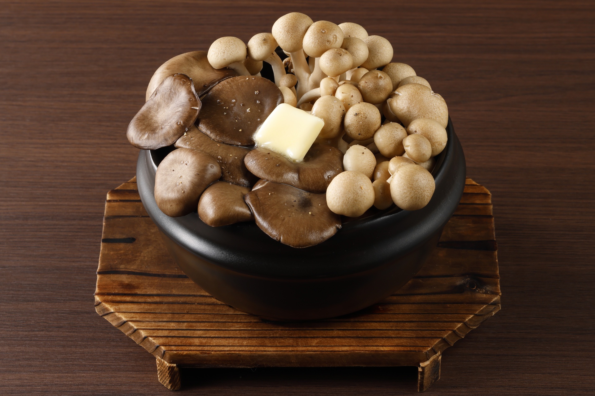 きのこ2種の贅沢バター焼き