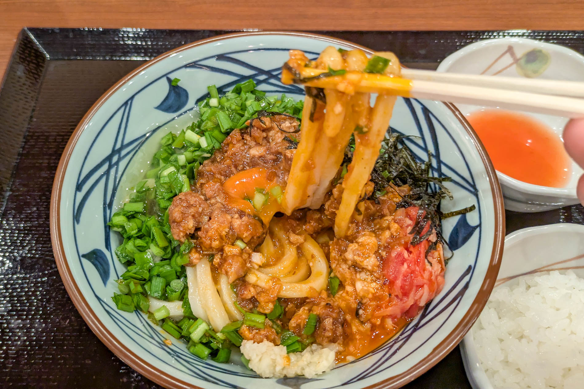 刺激的な辛さとスパイシーな香りが絡み合う