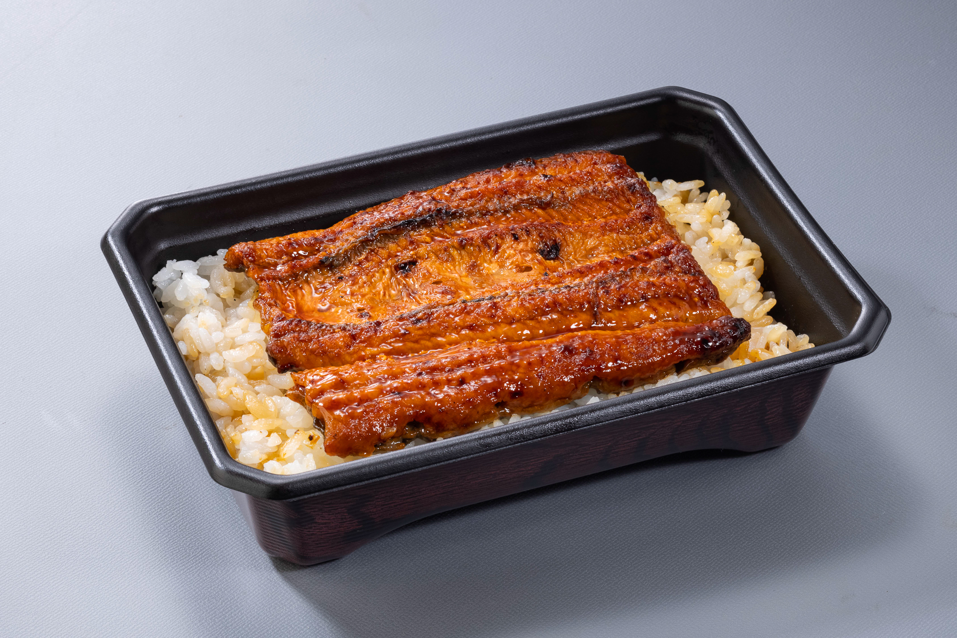 持ち帰り「うな重」（関東2494円、北海道2149円）