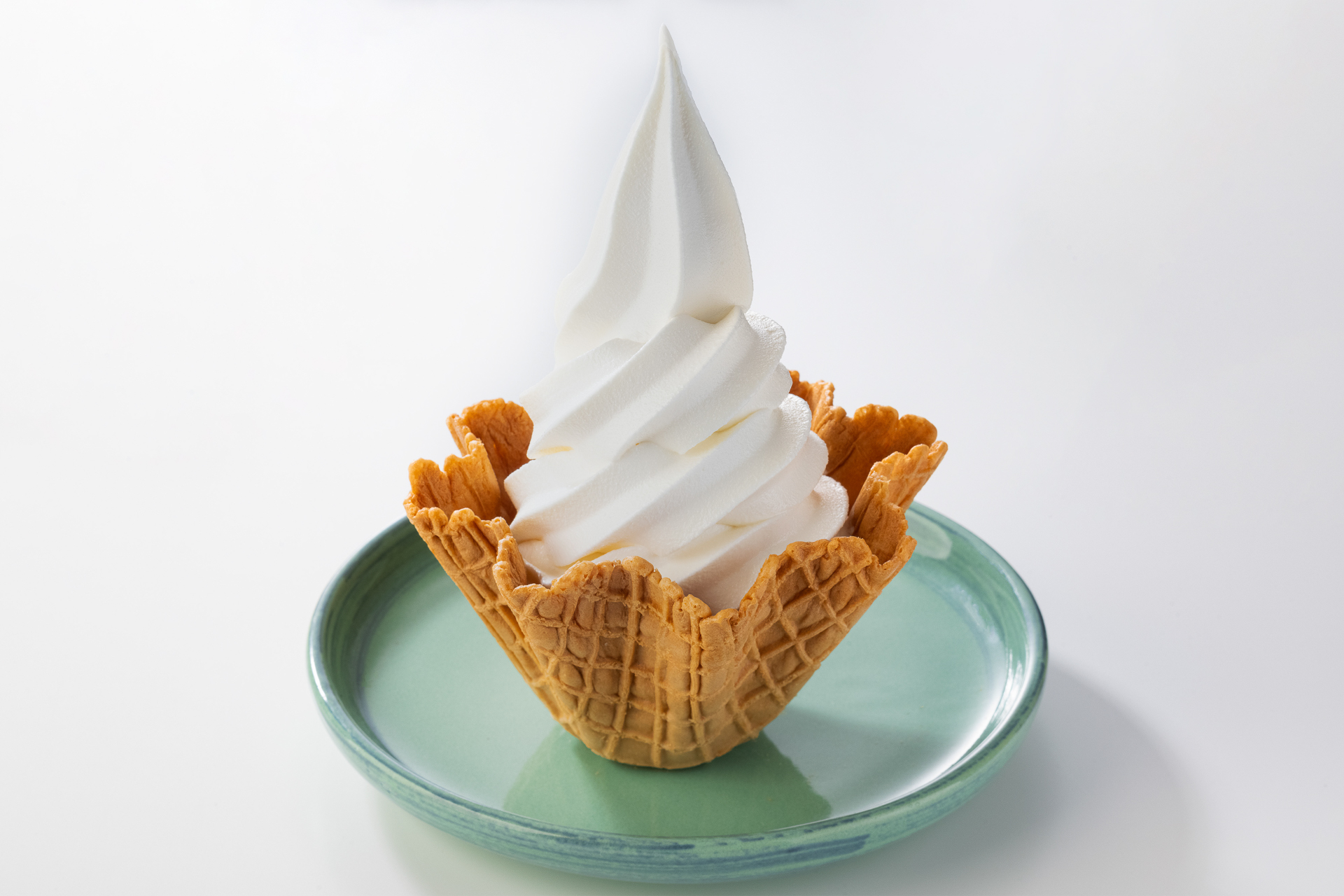 「ジャンボ北海道牛乳ソフト」（385円）