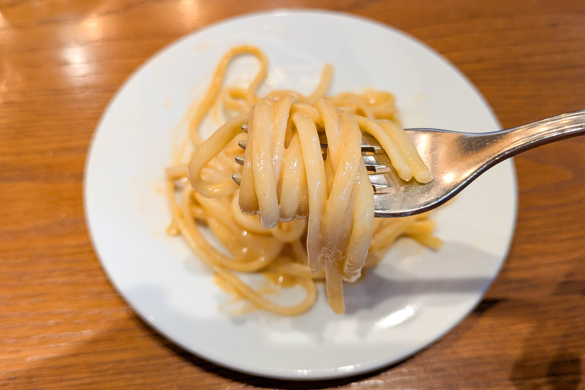 提供された試食。うにの旨みが感じられる