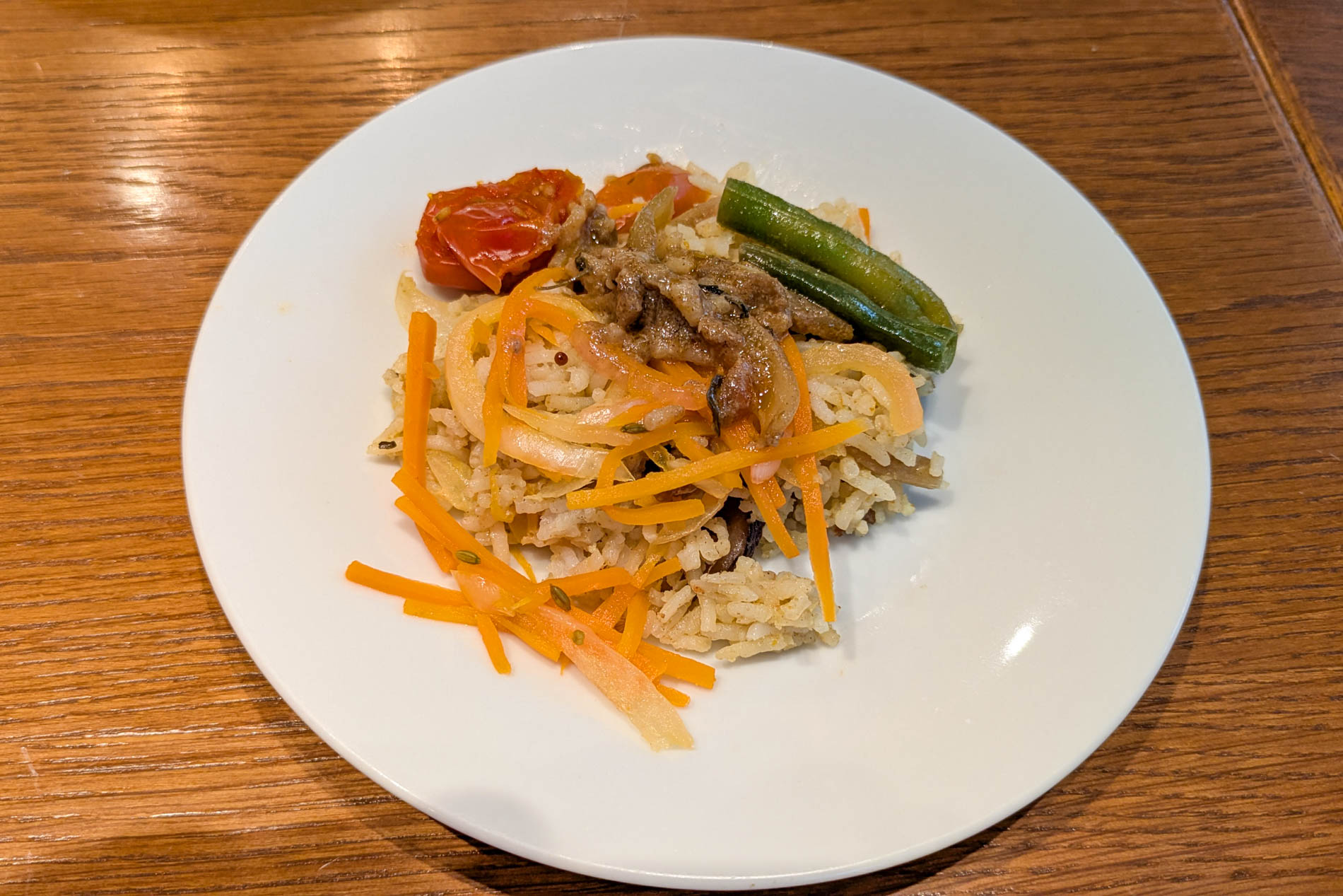 試食で提供された「成城石井自家製 牛肉と牛蒡きのこのビリヤニ」