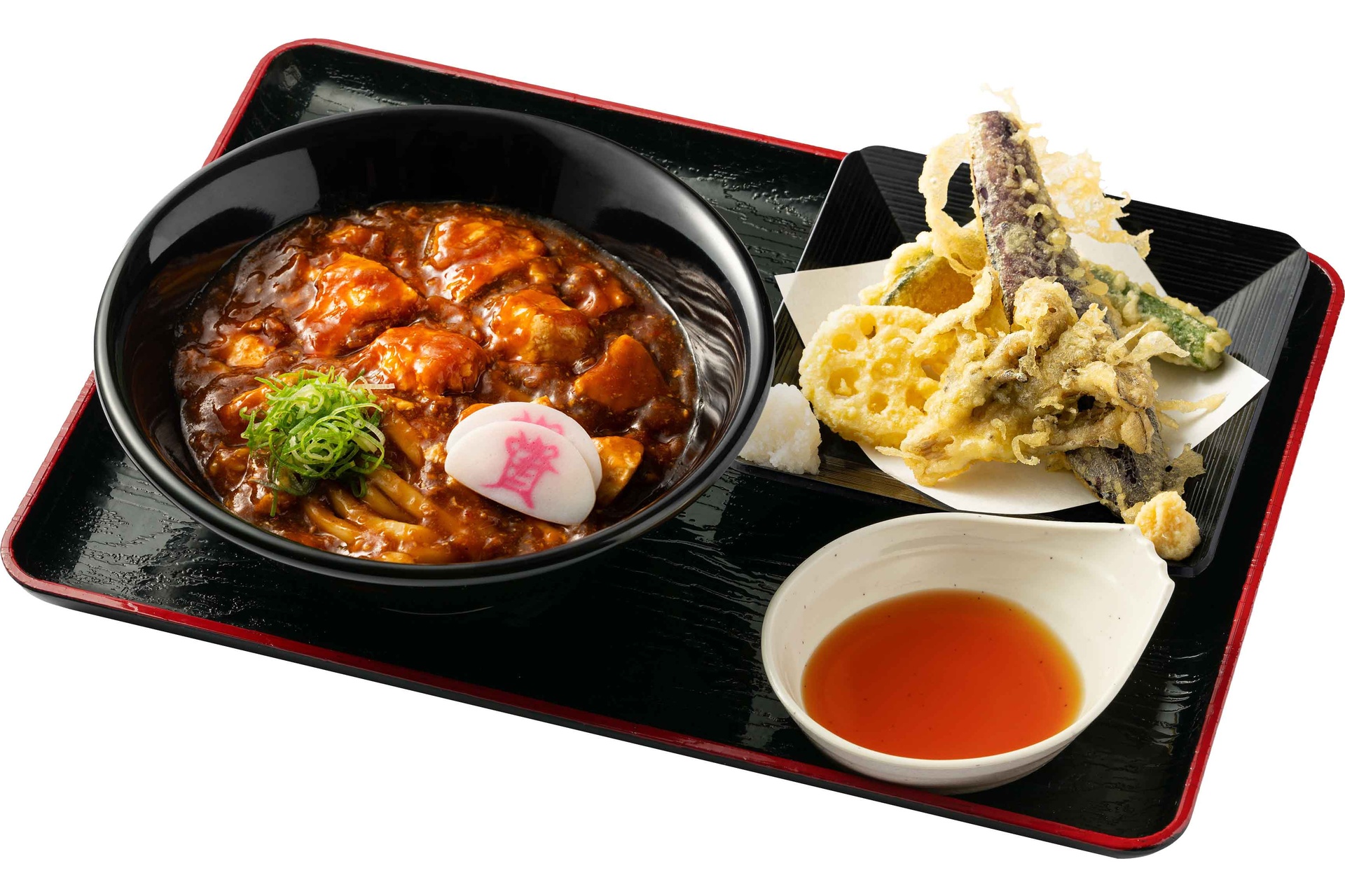 麻婆ぶっかけうどんと野菜天ぷら盛り