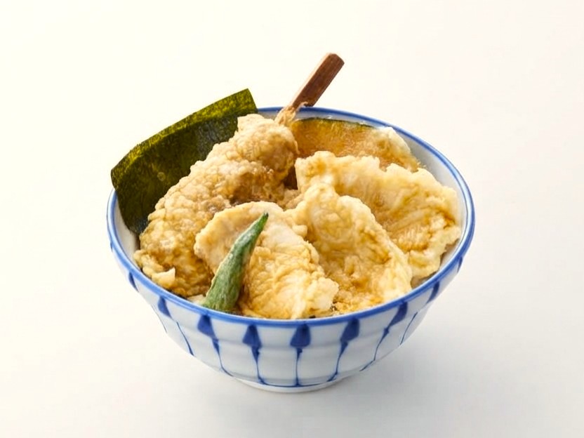 「ちく玉大海老天丼」（890円）