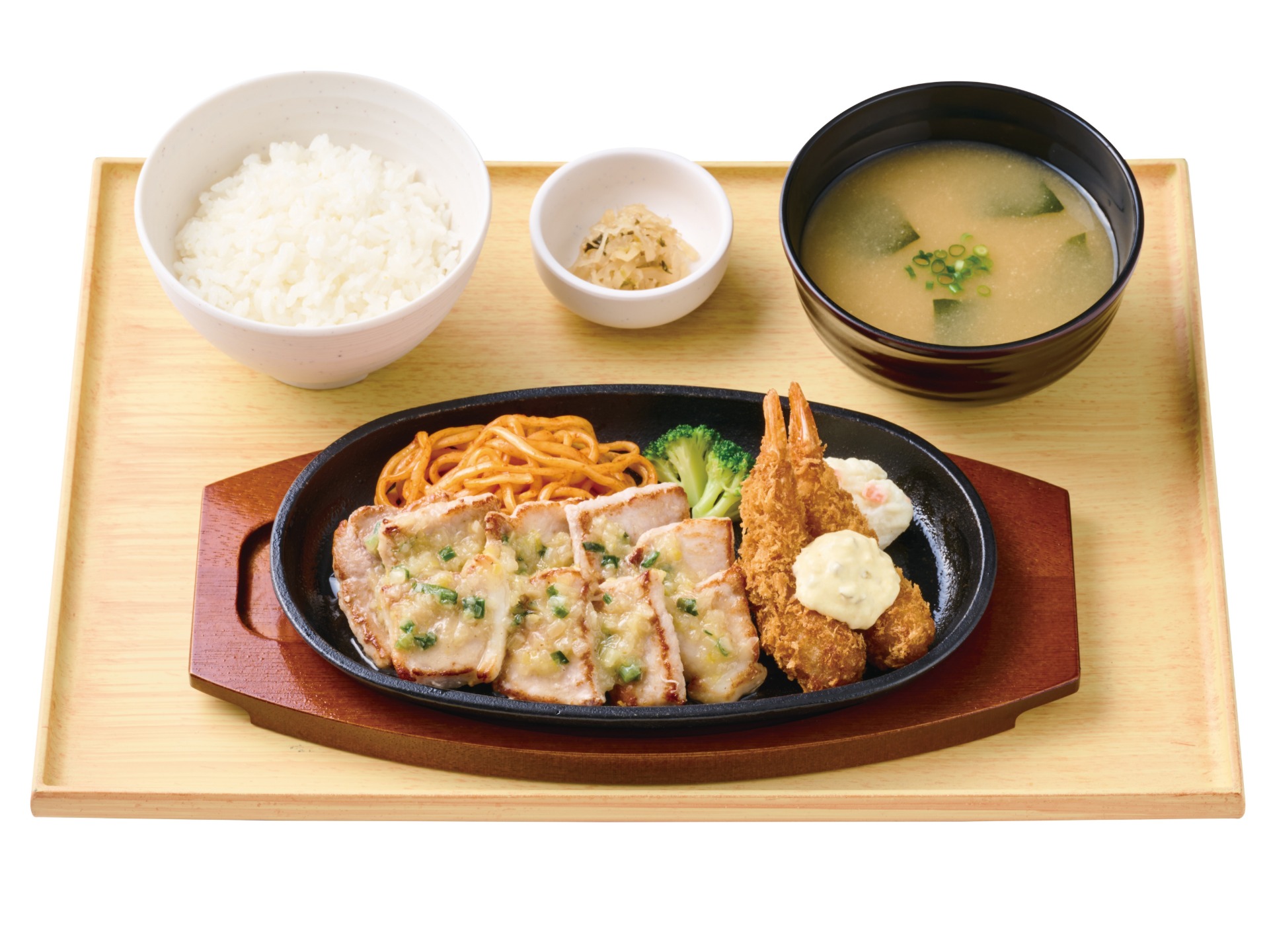 「～柔らか豚もも肉～国産ポークカットステーキとエビフライの定食（ねぎ塩だれ）」（1500円）