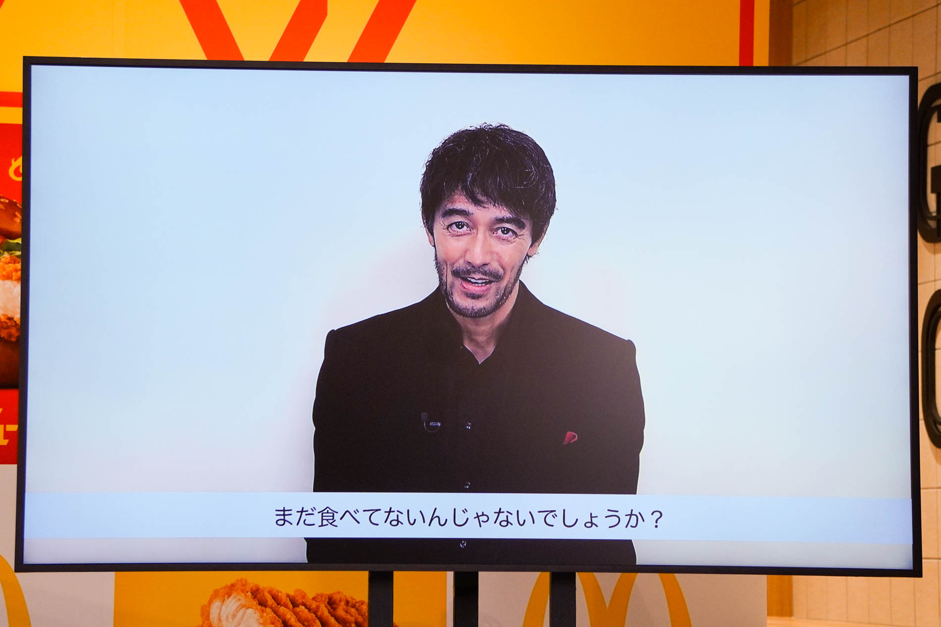 阿部寛さんがビデオメッセージで登場