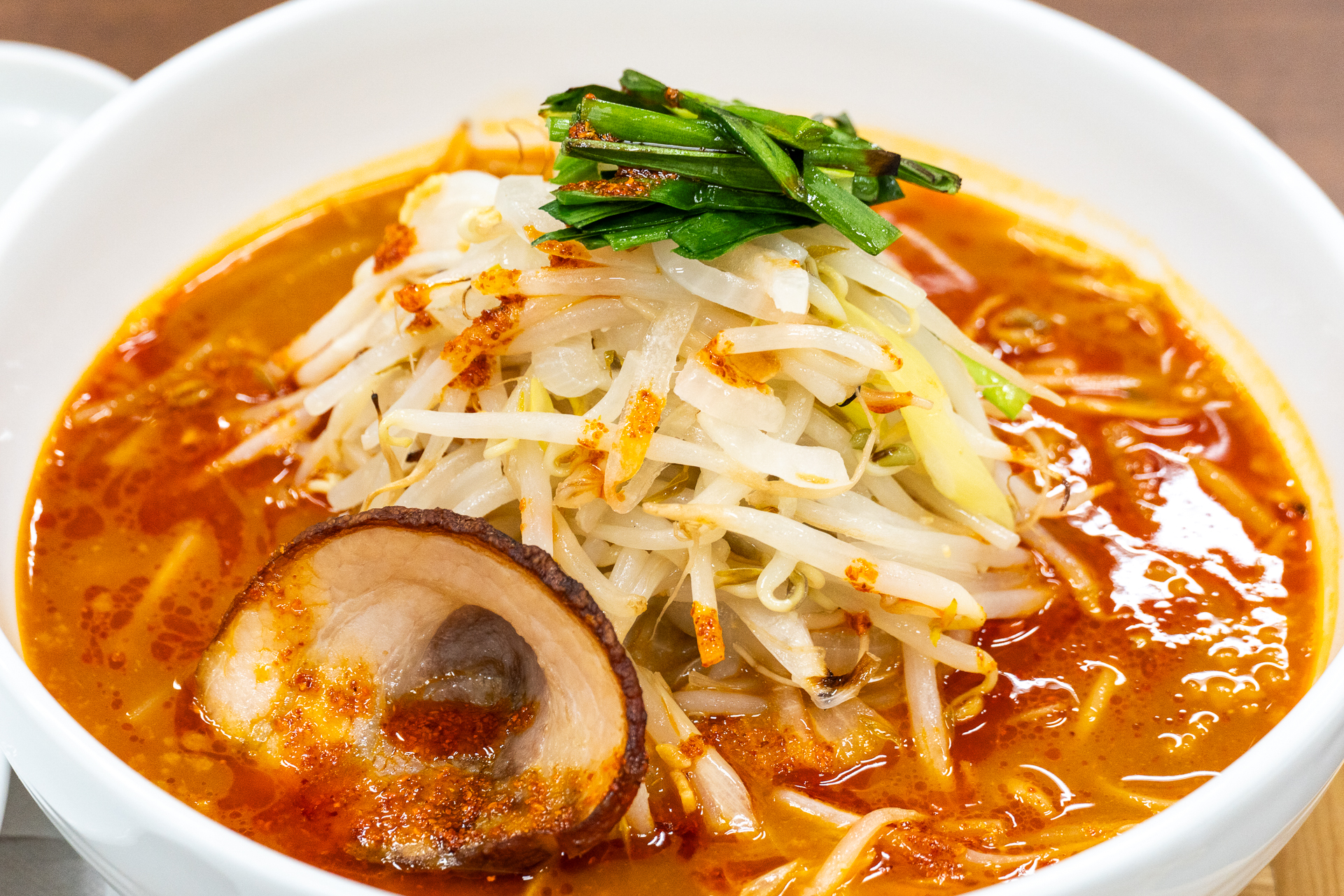 「辛味噌らぁ麺」（1595円）