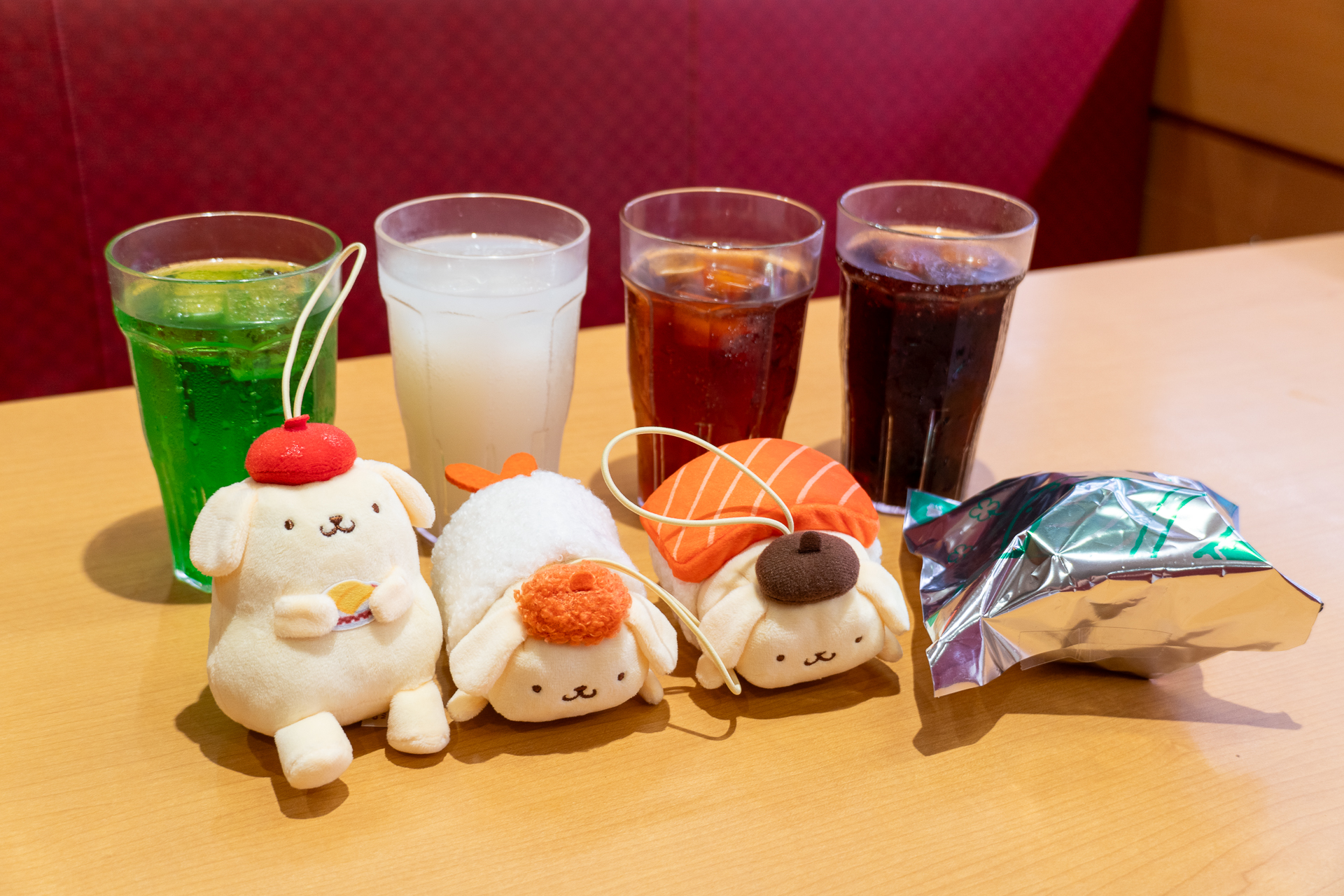 「スシローでポムロー」第2弾のマスコットとソフトドリンク
