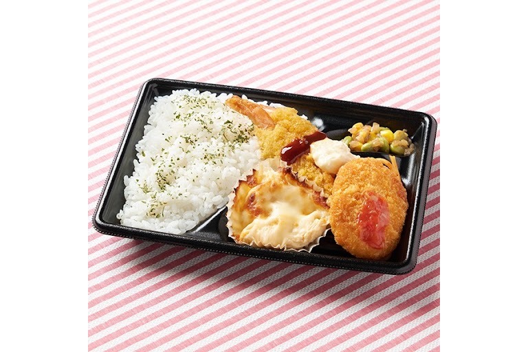 「W海老フライ＆グラタン弁当」（598円）