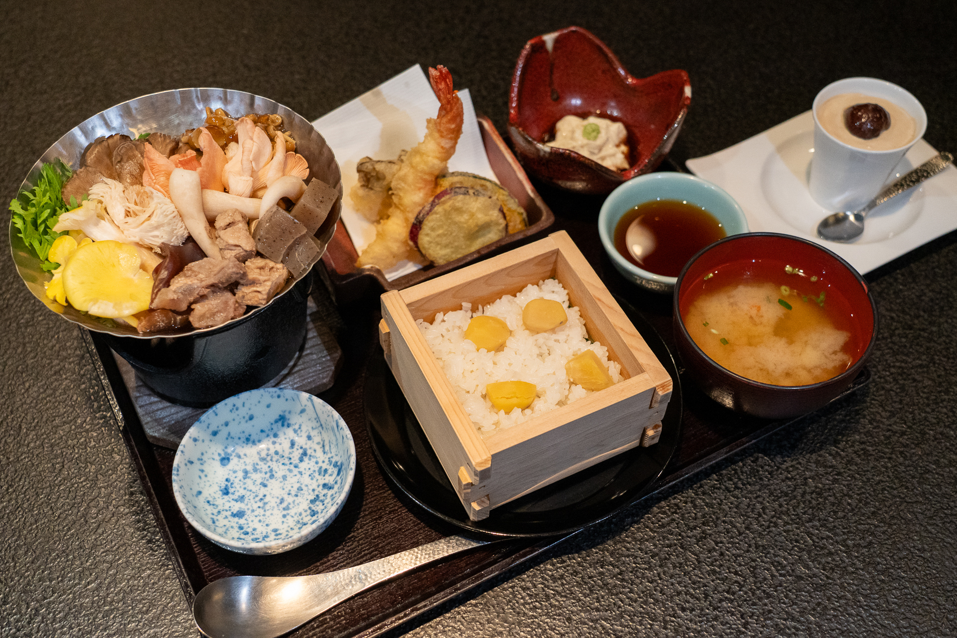 栗とたっぷりきのこの秋御膳 モンブランプリンセット（3800円）
