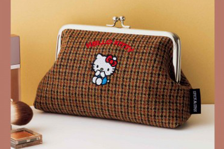 宝島社「InRed」12月号の付録「SPICK ＆ SPAN × HELLO KITTY がま口ツイードポーチ」