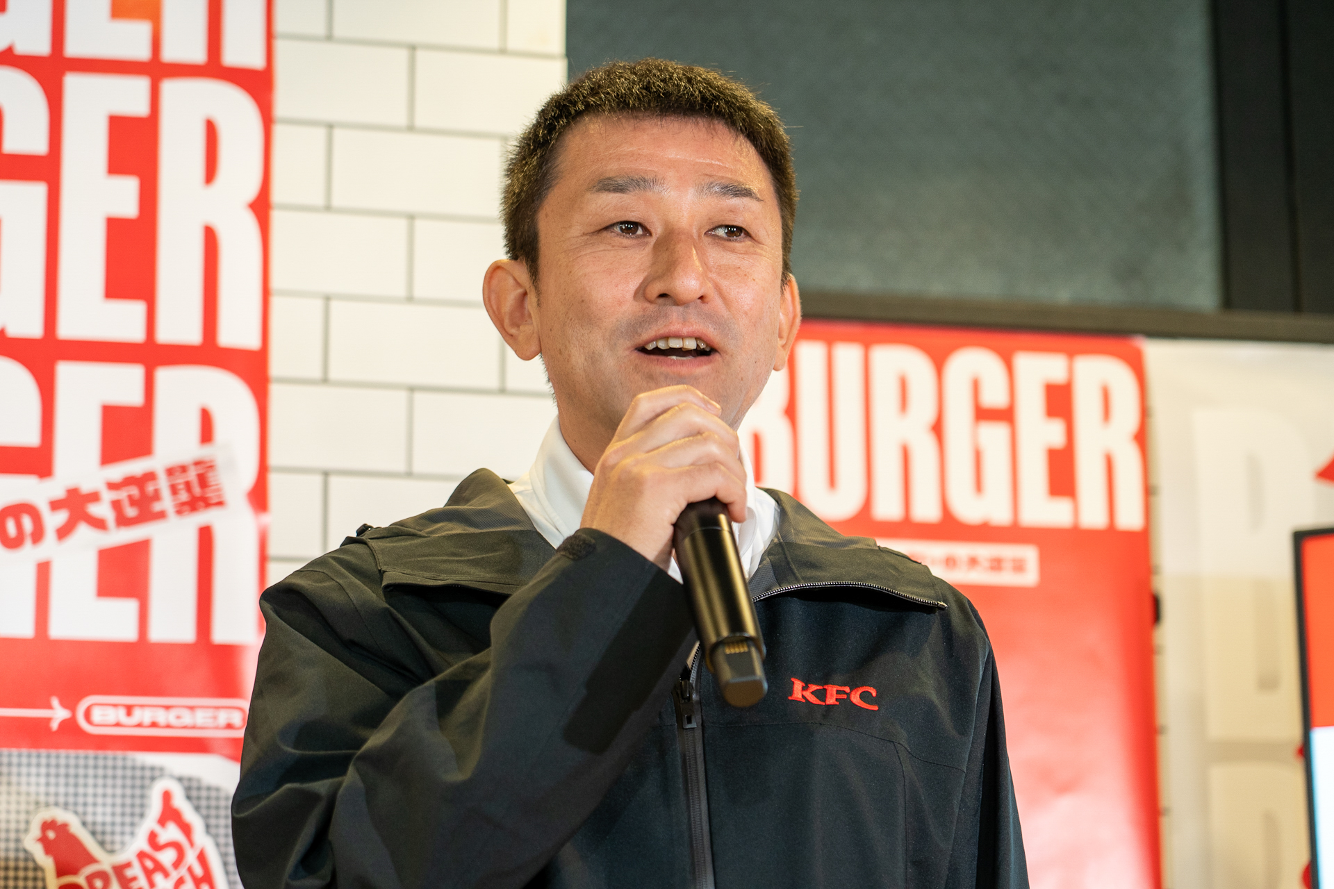「KFCの味の核である11種類のハーブ＆スパイスは変えていない」と語る商品開発部 商品開発1課 上席課長 鈴木正和氏