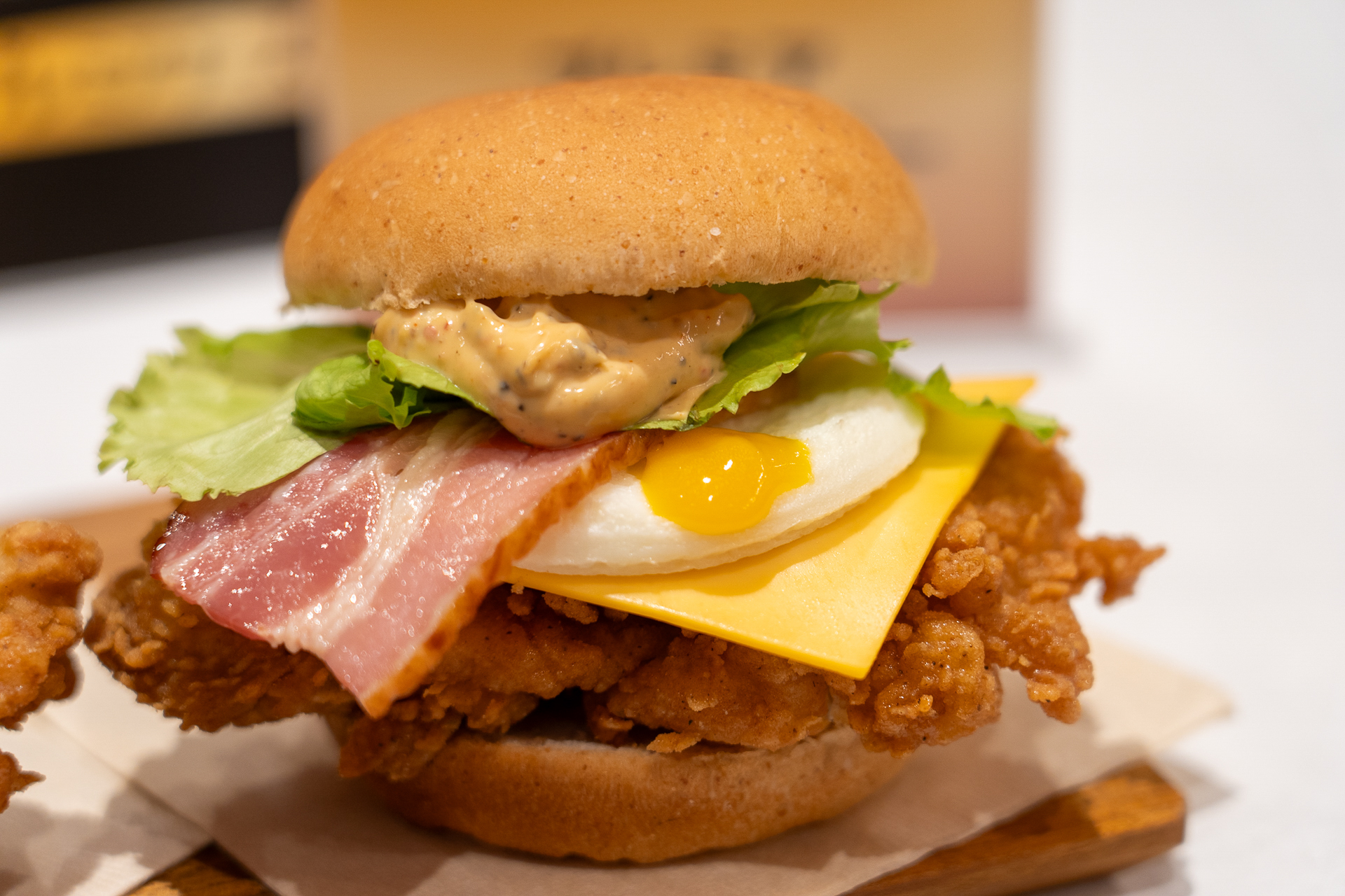 「プレミアチーズバーガー」（790円）