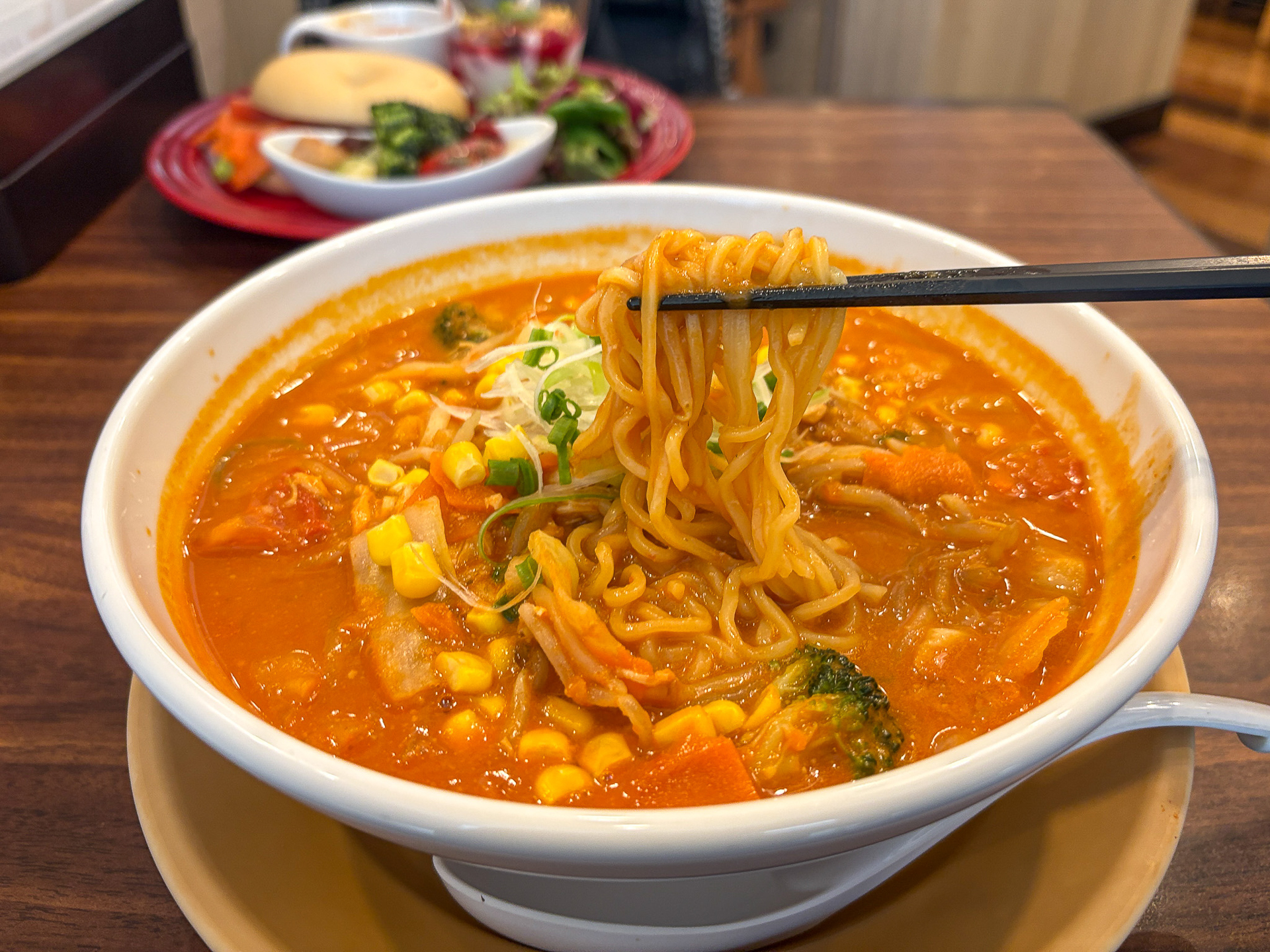 野菜の恵み！トマト味噌らーめん