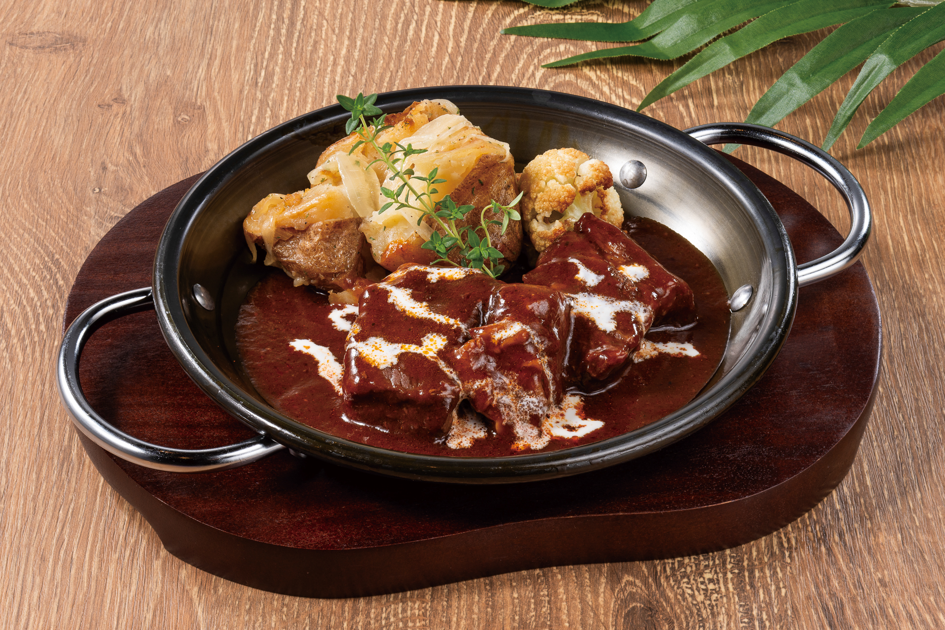 Cafe＆Dining LUANA「じっくり煮込んだビーフシチュー」