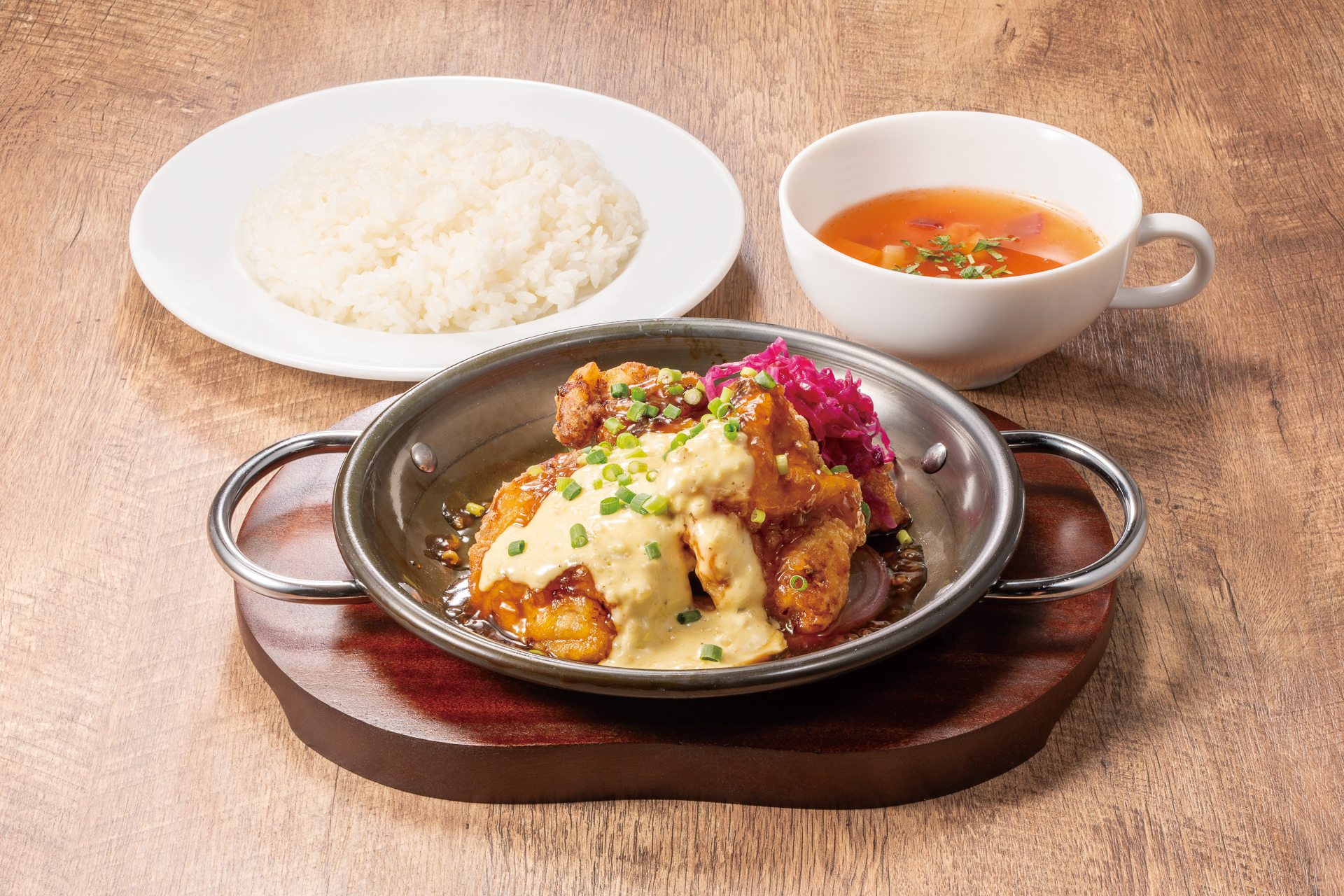 Cafe＆Dining LUANA「A定食 熱々チキン南蛮」