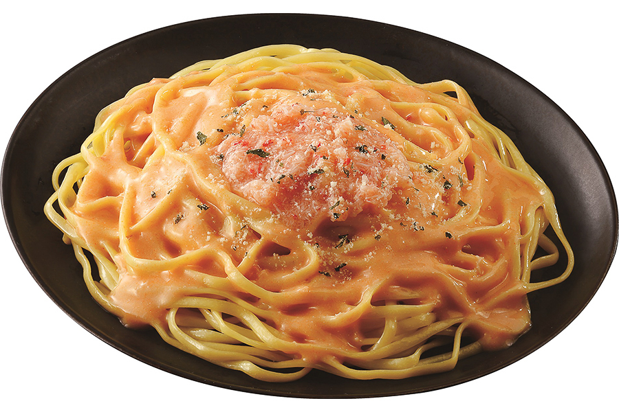 「生パスタ 濃厚カニクリーム」（745円）