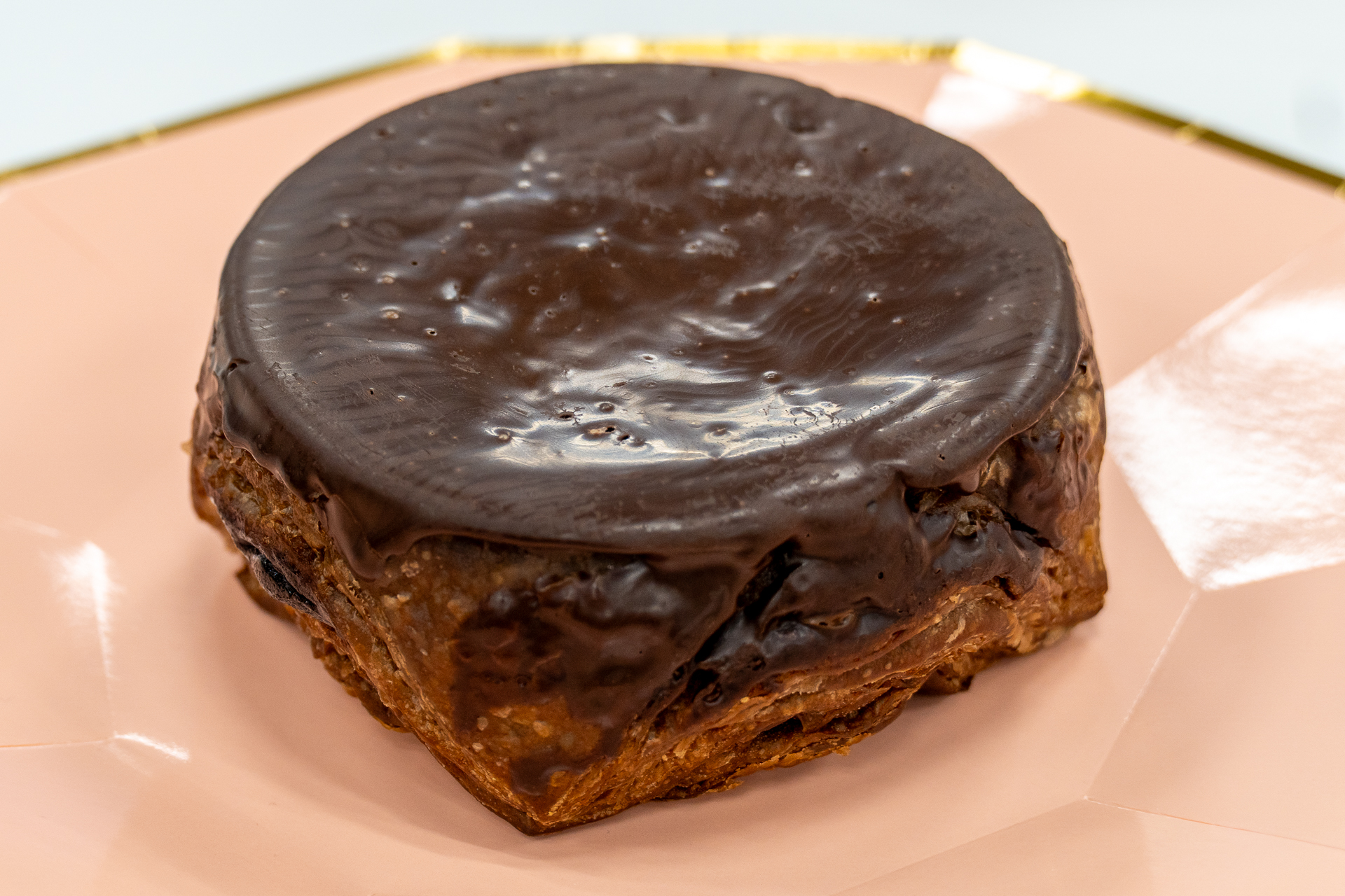 アメとチョコの「本気のチョコクイニーアマン」（198円）