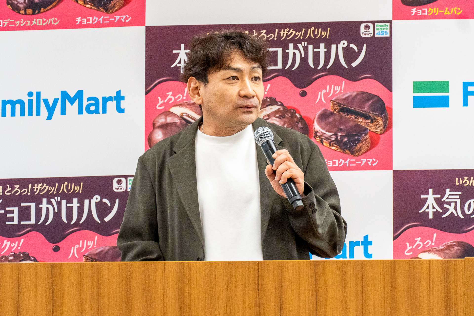 株式会社ファミリーマート 商品本部 スイーツ部長 鈴木崇義氏