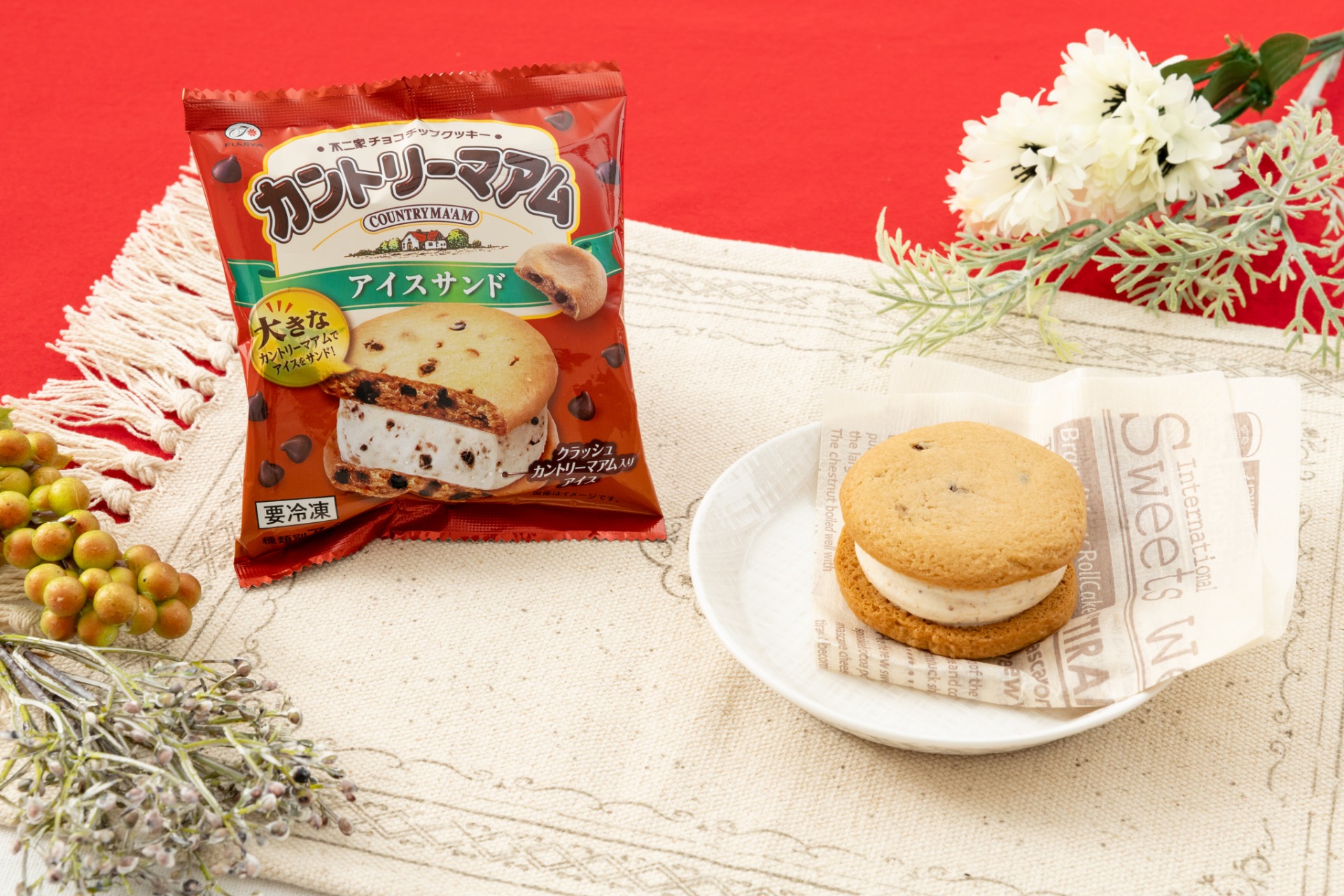 セブン-イレブン「不二家 カントリーマアムアイスサンド」