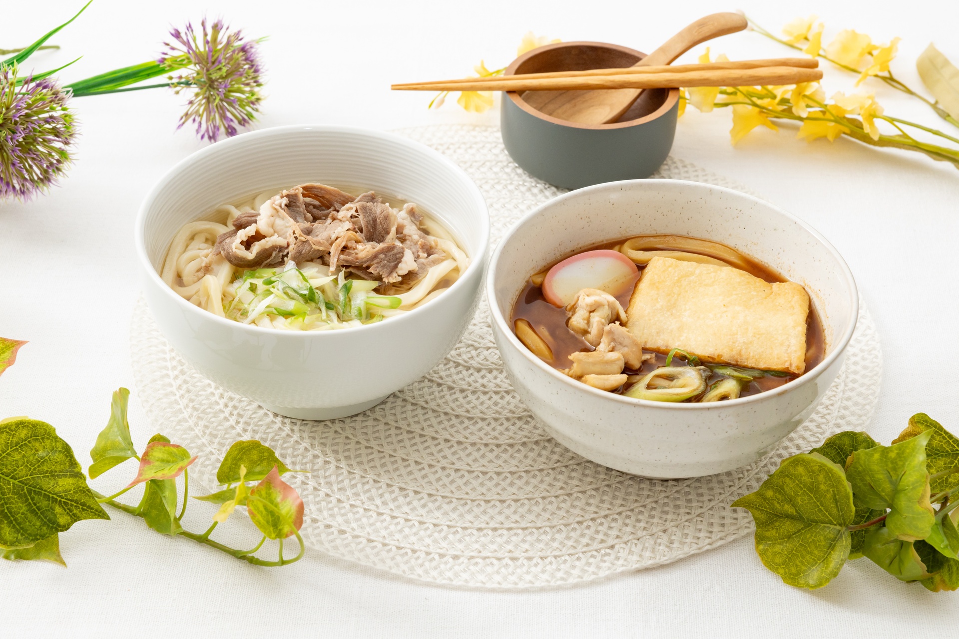 セブン-イレブンの「セブンプレミアム 千とせ本店監修肉うどん」「セブンプレミアム 大久手山本屋監修味噌煮込みうどん」