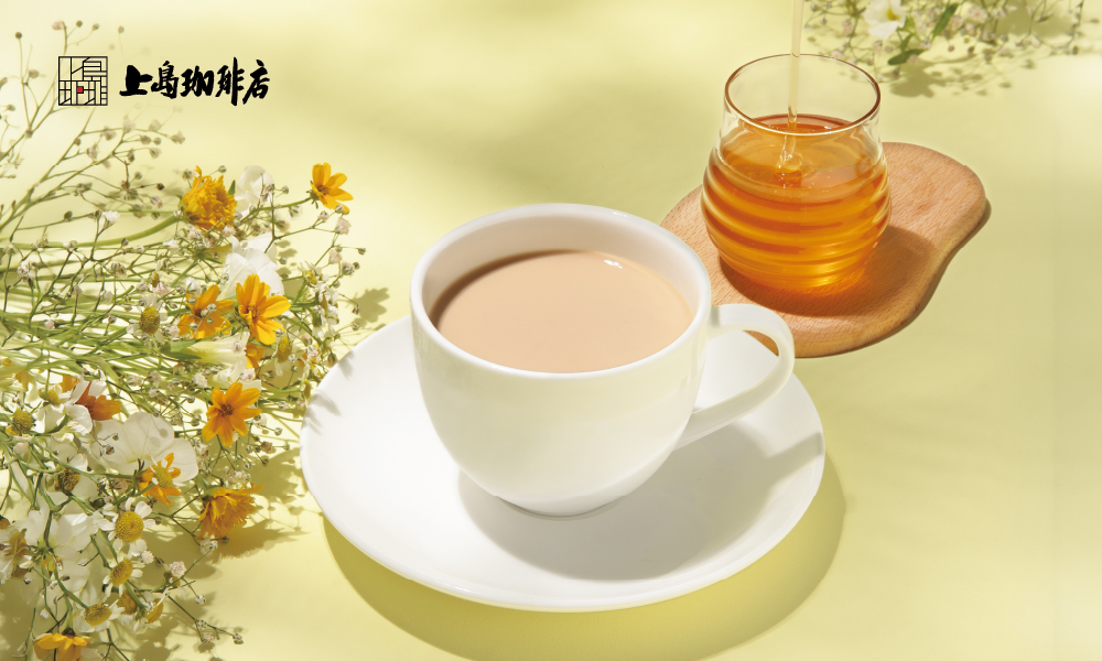 「日本蜜蜂のはちみつミルク珈琲」（R 980円、L 1250円）