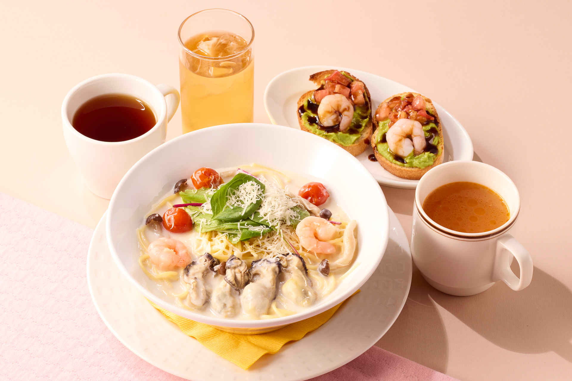 「海老とアボカドのブルスケッタセット」（2079円）