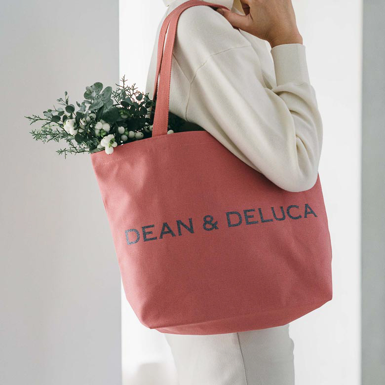 DEAN & DELUCA「チャリティートートバッグ」ラズベリーピンク Lサイズ（3300円）