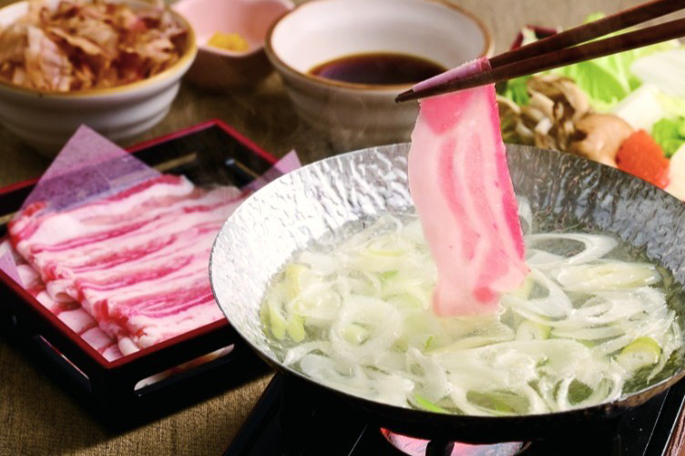 「自家製そばつゆで楽しむ鹿児島産黒豚のつゆしゃぶ膳」（1649円）