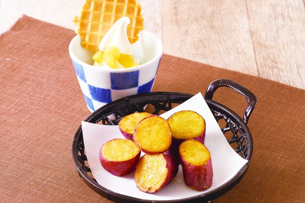 「あったか焼き芋&ソフト」（714円）