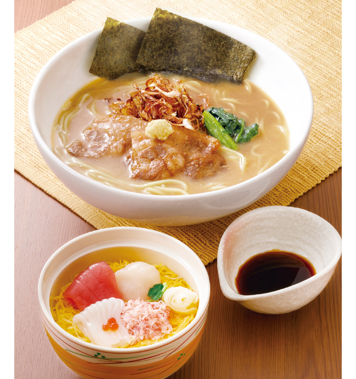 北海道味噌ラーメンとミニ北海海鮮ちらし
