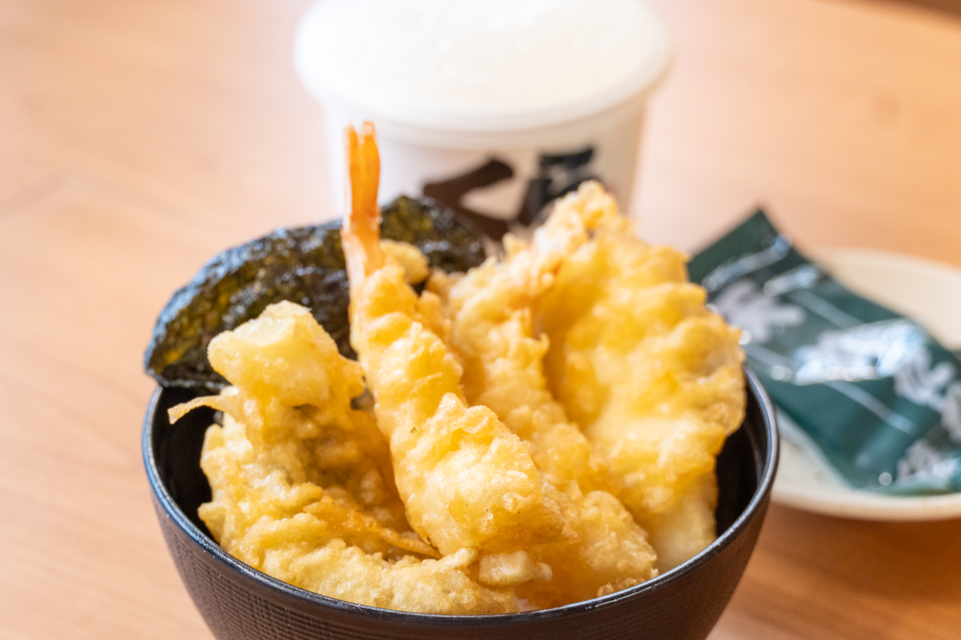 「ランチ 天丼セット」（特製茶碗蒸し付、500円）