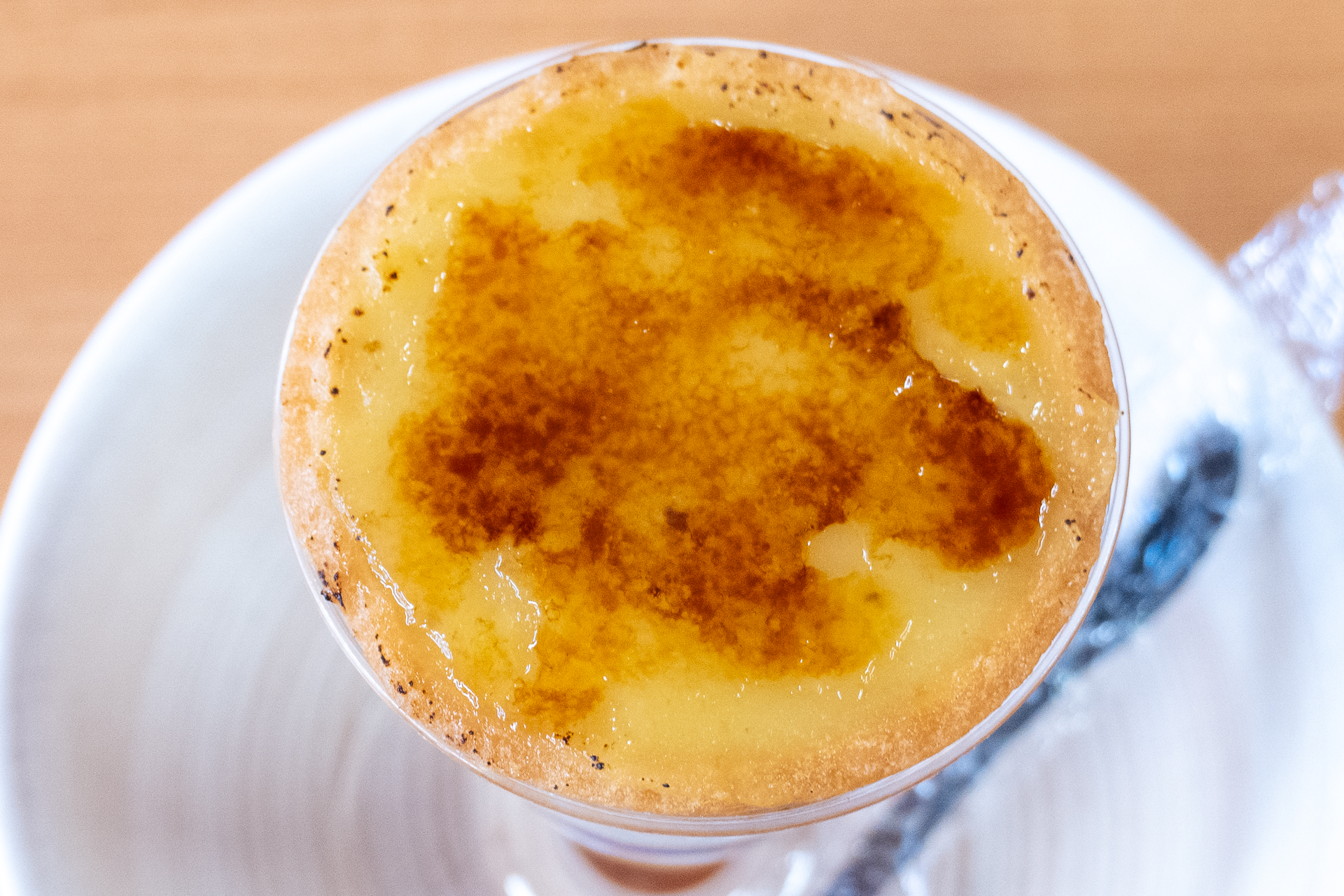 提供直前にブリュレした焼き芋クリームの部分