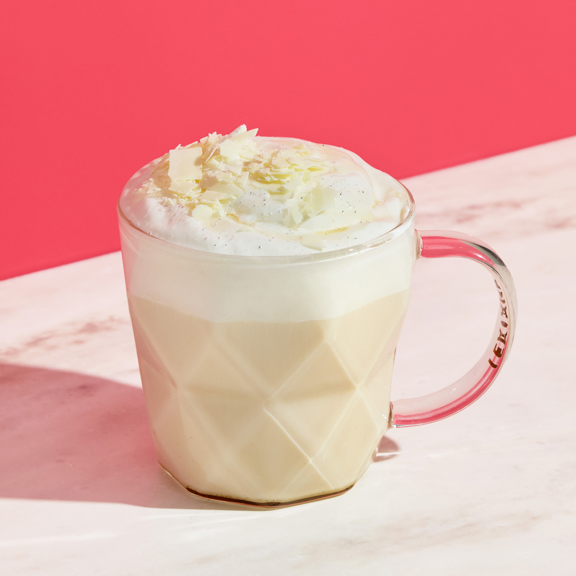 「ジョイフルメドレー バニラ クリーム ティー ラテ」（店内1200円/持ち帰り1178円）