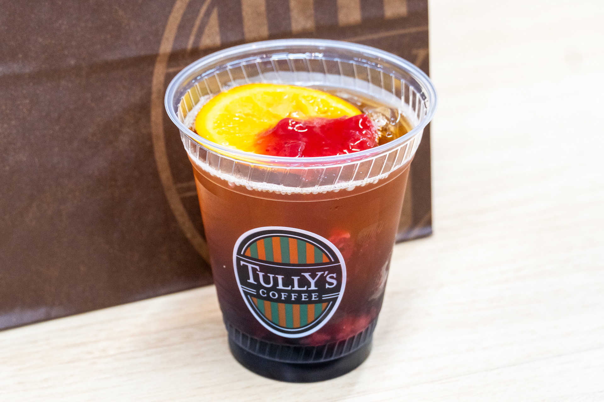 「＆TEA カベルネ＆フルーツティー」（ICED、675円）
