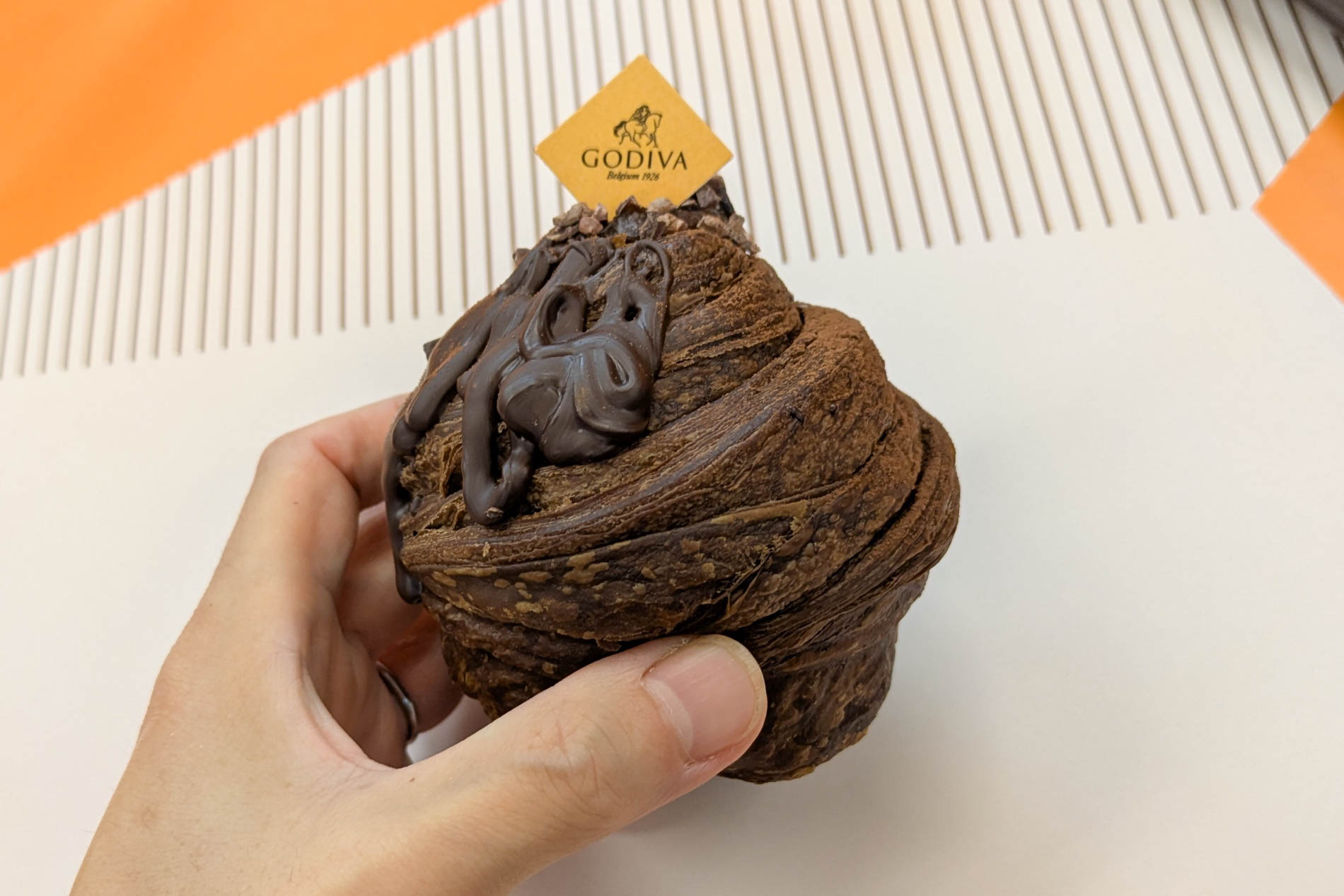 試食で提供された「クロッフィン」