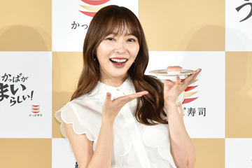 布袋寅泰 35周年記念 マグカップ2個と小皿セット 2022年7月の