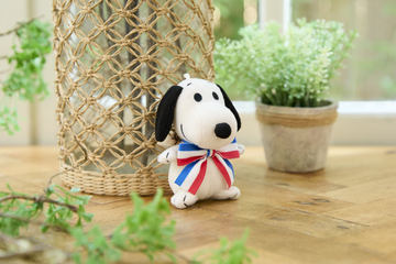 PEANUTS×フェイラー、花火を見ているスヌーピーとチャーリー