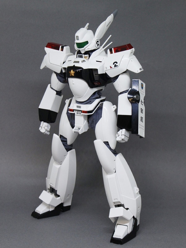 イングラム2号機の完成。頭部と肩が違うだけなのだが、1号機よりもマッシブにも見える