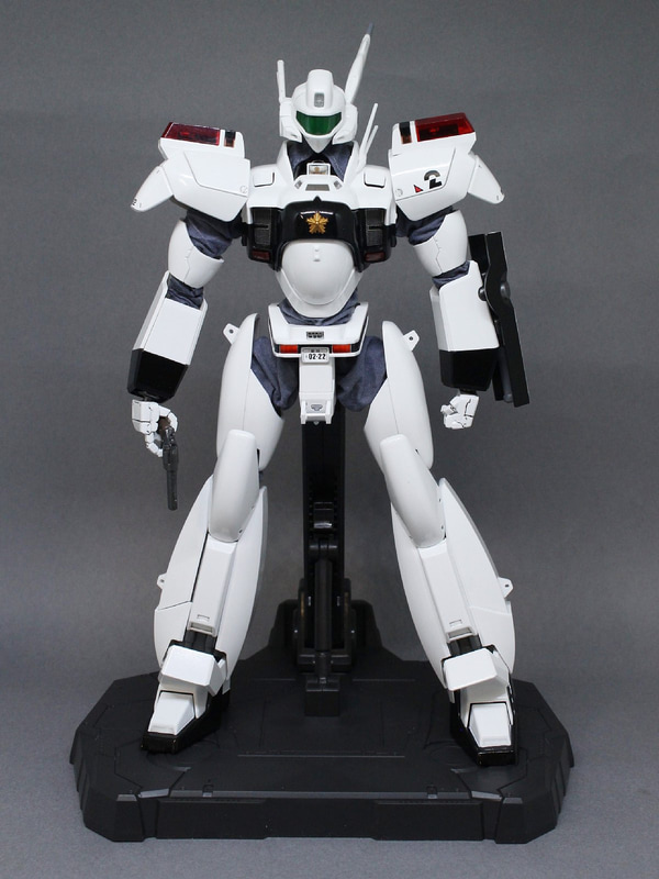 アームは伸縮し、それぞれしっかり固定される。重心をあまり高くしなければ、浮かせて飾ることもできるだろう