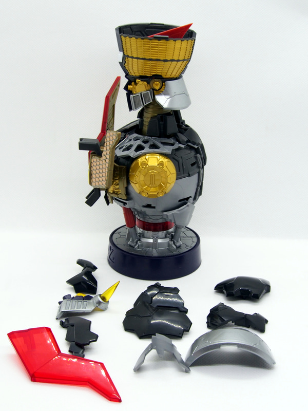 装甲パーツはそれぞれ独立しているため自由に取り外せる