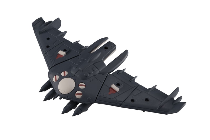 3種のDTAオリジナル武装を組み合わせると、フィギュアを搭載できる「全翼型輸送機」が完成