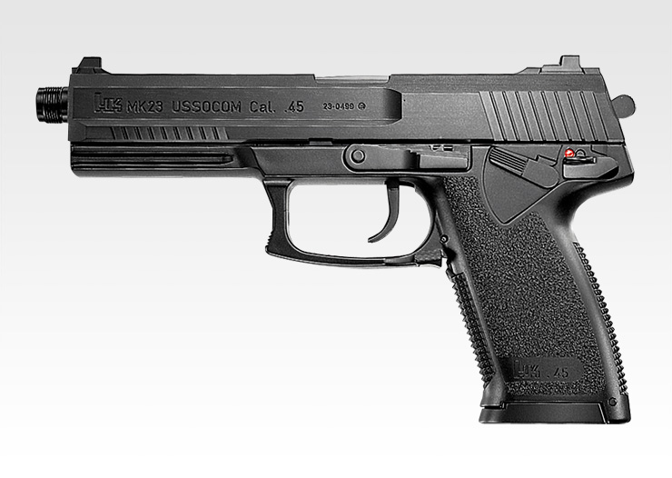 ヒット商品となった固定スライドガスガン「ソーコムMk23」。サイレンサーやL.A.M.（=ライト・アタッチメント・モジュール）、ガンケースまでついて価格は15,800（税別）