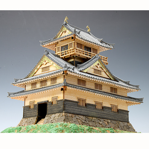 風格を感じる3層4階の天守を再現した「1/150 岐阜城」がウッディジョー