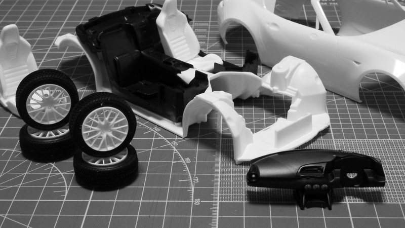 内装の制作プランは決まった。塗り分けする場所と方法を模索する