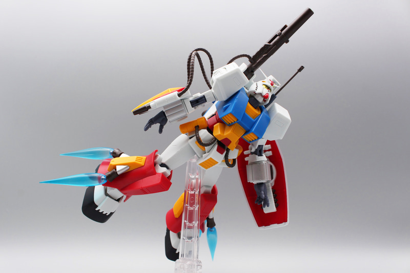 「ROBOT魂 ＜SIDE MS＞ PF-78-1 パーフェクトガンダム ver. A.N.I.M.E.」ポーズ集。バーニアエフェクトを生かしたいなら、魂STAGEを用意しよう