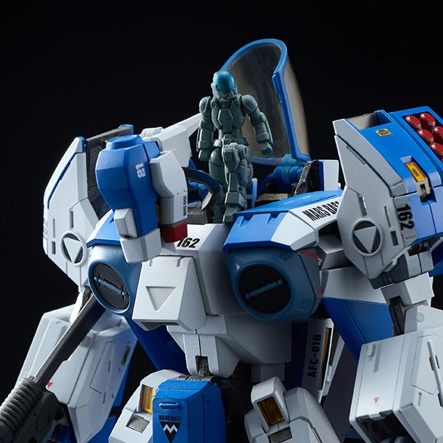 可動式ランディングスーツフィギュアを搭載